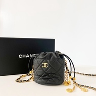 稀有少見 Chanel 金色 CC 荔枝紋 垂墜吊飾 金幣 Mini 水桶包 bucket bag