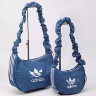 Adidas Originals皺摺雲朵包