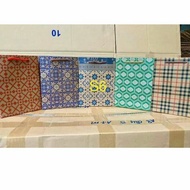 10 paper gift bags sized 15x20x7cm