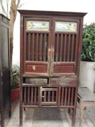 86歲老阿嬤的婆婆留傳100多年菜櫥新莊一樓需自取古董只有一件應該是台灣國寶檜木製