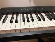 Piano Roland FP30