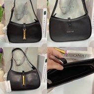 กระเป๋า CK hobo  ขนาด 9  นิ้ว Outlet 💯%