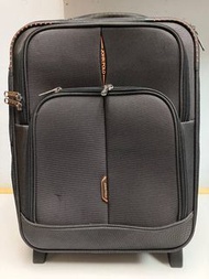 20寸行李箱，20“ suitcase