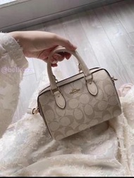 ✨✨ Coach Rowan+ Mini Boston Bucket Bag, can be worn as a shoulder bag or crossbody bag, milk tea col