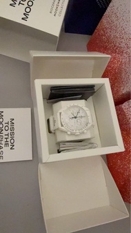 Omega + Swatch snoopy