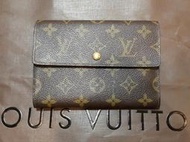 Louis Vuitton三折式 LV 中夾 翻扣 錢包Monogram 短夾 零錢包 傳統花紋 M61200真品 發財