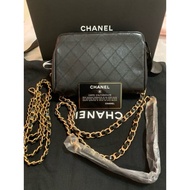 Chanel老香手拿包  斜背包小巧可愛 （已改造可斜背）小歸小還蠻能裝的呢