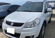 2011 Suzuki SX4 白色  實際里程：14萬公里  引擎燃料：汽油  驅動方式：2WD  排  氣  量：1.6L 乘客數：5門5座  售價：7萬  ‼️直享SAA/HAA認證 ❌同行勿擾