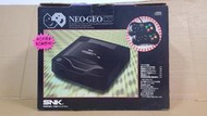 自有小寶物，NEO GEO SNK CD主機 掀蓋式CD機 完全全新未過電未通電主機 盒書完整品 代理日版日規機全新品