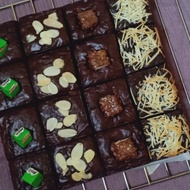 brownies/bolu /kue ulang tahun/brownies fudgy (=)