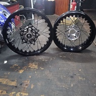Kineo Truly Tubeless wire spoked wheel Bmw R1200 Gs