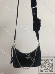 全新 Prada 普拉達2005 三合一腋下包單肩包 很輕巧很能裝背法也很多可鹽可甜