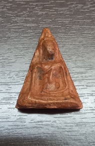 B58 พระนางพญา พิมพ์เข่าโค้ง เนื้อดิน องค์สมบูรณ์#พระนางพญา #เครื่องราง ค้าขาย เมตตา โชคลาภ เข้าหาผู