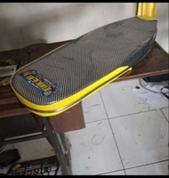 Jok slim Honda c70 kulit karbon