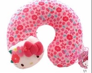 日本精品♥Hello Kitty 花圈造型頸枕