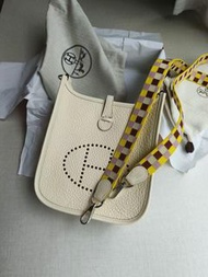 Hermes Mini Evelyne 奶油白