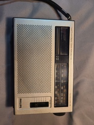 Philips 便攜式中古收音機，古董懷舊雙波段收音機。