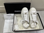Chanel小白鞋