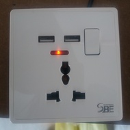13A UNIVERSAL SWITCH SOCKET WITH 2 USB~2A