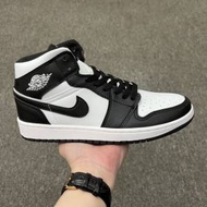 Air Jordan 1 Mid "Panda" 中幫 黑白 AJ1