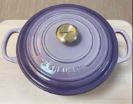 Le Creuset 圓形琺瑯鑄鐵鍋 22厘米 Bluebell Purple (淺金色鍋蓋頭)