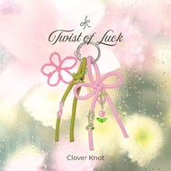 GANTUNGAN [KNOT AVAGE] TWIST OF LUCK: CLOVER KNOT SERIES - Carabiner Paracord Bag Charm | Bag Hanger