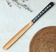 螺鈿鑲嵌長柄木製鞋拔附皮革掛繩 – 韓國牡丹花紋