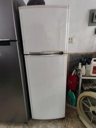 【通用電器行】金星 GoldStar  232L 雙門冰箱  功能正常 有保固 高雄市免運費