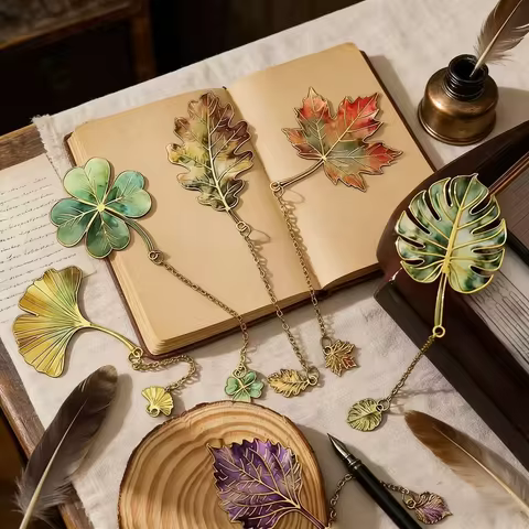 The 1PC vintage leaf bookmark with a metal pendant is an ideal gift for book lovers, suitable for st