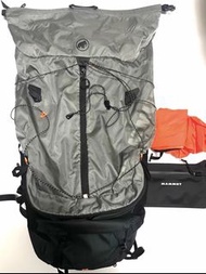 Mammut Ducan Spine 50-60L男款輕便捲頂背包雨套