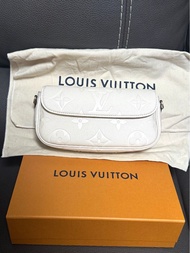 Louis Vuitton wallet on chain Ivy