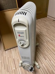 Delonghi 充油式暖爐 2000W