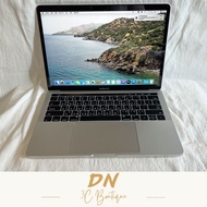 MacBook Pro 13吋 i5 2.3G / 8G / 512G ssd 2019年出廠 銀色 A1989 Touch Bar