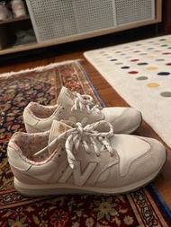 New Balance 520