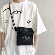 Adidas กีฬา unisex และกระเป๋าเป้สะพายหลังกระเป๋านักเรียนที่เดินทางมาพักผ่อน