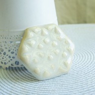 Lovely日本瓷土【蘇打餅六角盤、米】