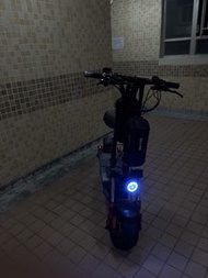 Yamali e-scooter. Duel motor 5600 w