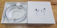 原廠正版充電線以及一個Airpods pro的空盒子 有人需要嗎