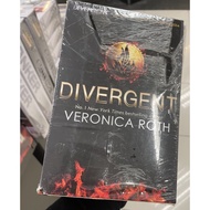 readystock - Divergent Series 3-Book Box Set : Divergent, Insurgent, Allegiant by veronica roth