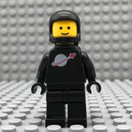 LEGO樂高純色 黑色宇航員人仔 sp003 初版經典太空人1984年 70841