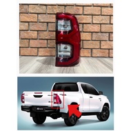 ไฟท้ายรีโว่ Toyota Revo รุ่นตัวทอป LED ของแท้มือสอง