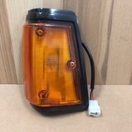 (SHIP TODAY- Ready Stock) Nissan 720, 80 yr, corner lamp/ left side lamp