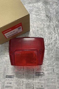 Nắp chụp đèn hậu sau đèn lái xe cub 82 84 DD70 [ Hàng Zin New ]