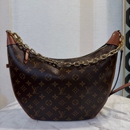 LV 雙色原花咖牛皮金釦Loop hobo半月肩斜背包M46311