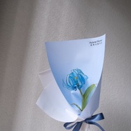 靜藍單朵鬱金香花束