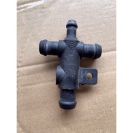 PIAGGIO VESPA GTS300 JOINT CONNECT HOUSING COOLER : 75236  577196 ( 2018 )