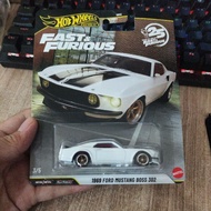 Hot wheels premium car 1969 ford mustang boss 302