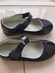 Frog Footcare 黑色女童鞋31號