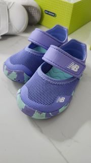 New Balance 紫色兒童涼鞋