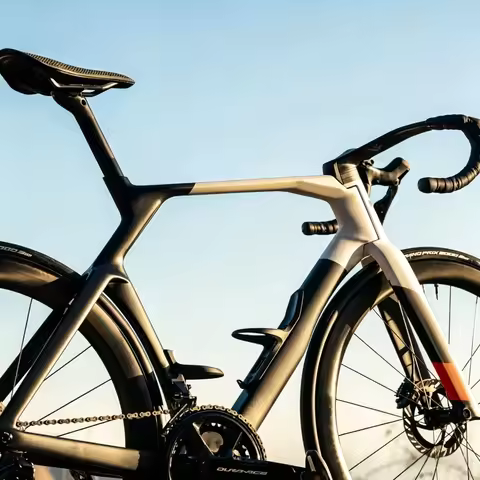 High Strength Y1rs Carbon Road Bike Frame 700C Lightweight Bicycle Frameset Internal Cable Routing C